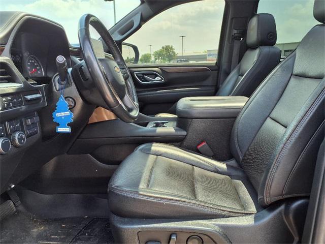 Photo of 2021 Black Chevrolet Suburban