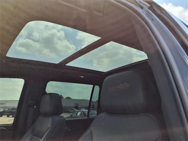 Photo of 2021 Black Chevrolet Suburban
