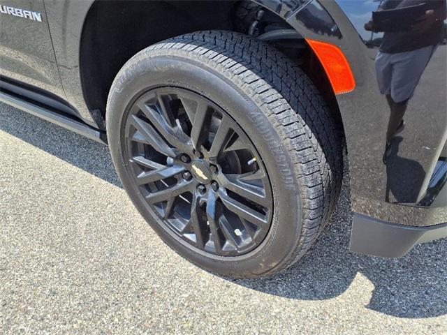 Photo of 2021 Black Chevrolet Suburban