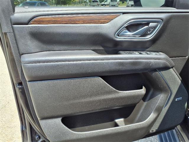 Photo of 2021 Black Chevrolet Suburban