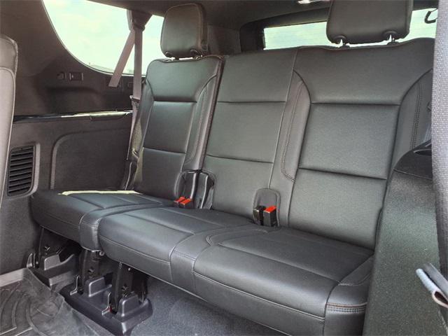 Photo of 2021 Black Chevrolet Suburban