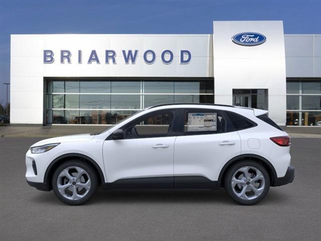 Photo of 2025 Star White Metallic Tri-Coat Ford Escape