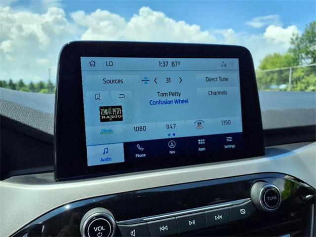 Photo of 2020 Oxford White Ford Escape