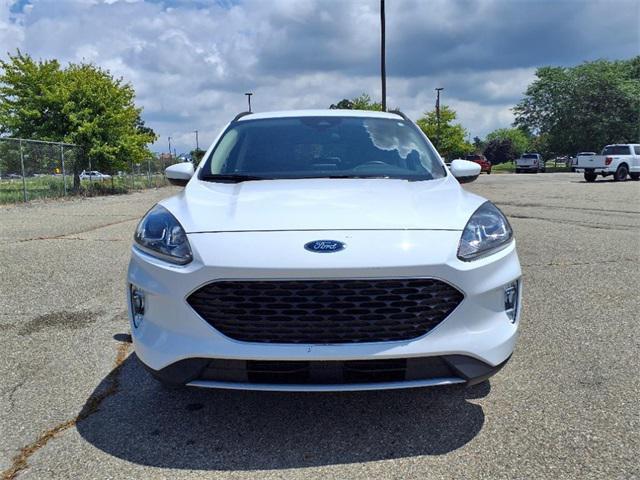 Photo of 2020 Oxford White Ford Escape