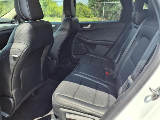 Photo of 2020 Oxford White Ford Escape