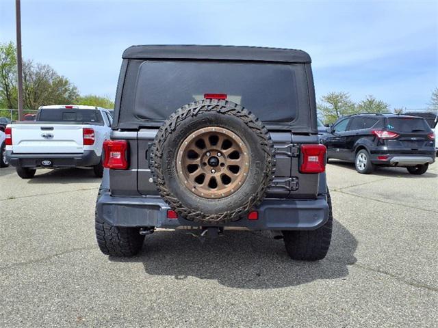 Photo of 2018 Granite Crystal Metallic Clearcoat Jeep Wrangler Unlimited