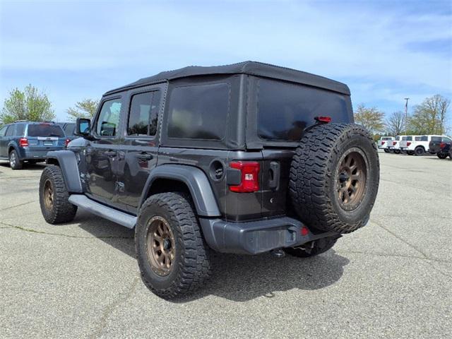 Photo of 2018 Granite Crystal Metallic Clearcoat Jeep Wrangler Unlimited
