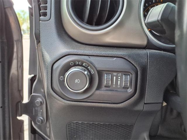 Photo of 2018 Granite Crystal Metallic Clearcoat Jeep Wrangler Unlimited