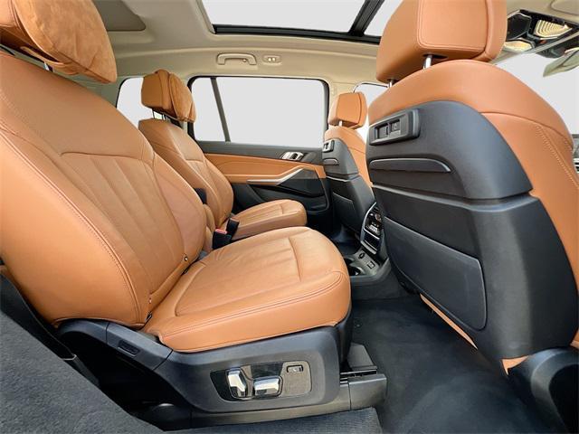 Photo of 2022 Dark Graphite Metallic BMW X7