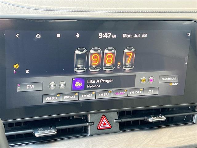 Photo of 2023 Ebony Black Kia Sportage