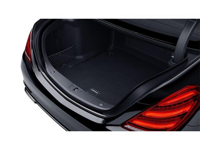 Photo of 2019 Black Mercedes-Benz S-Class