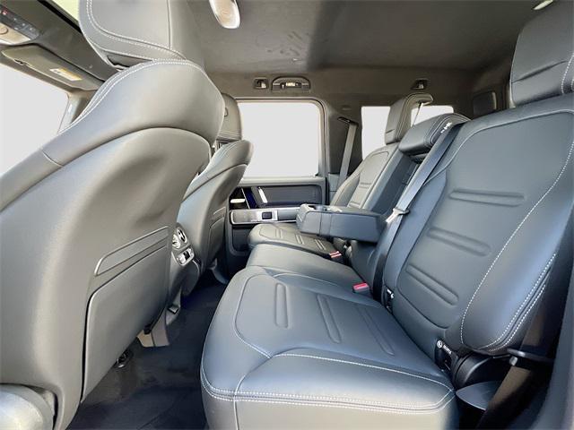 Photo of 2025 MANUFAKTUR Cardinal Red Metallic Mercedes-Benz G-Class