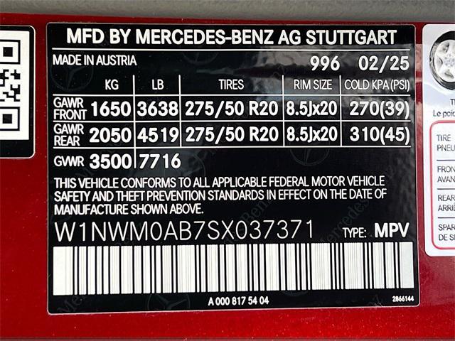 Photo of 2025 MANUFAKTUR Cardinal Red Metallic Mercedes-Benz G-Class