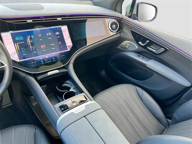 Photo of 2023 MANUFAKTUR Alpine Grey Mercedes-Benz EQS 580