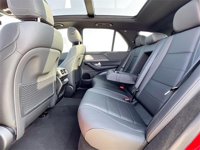 Photo of 2025 MANUFAKTUR Cardinal Red Metallic Mercedes-Benz GLE 450