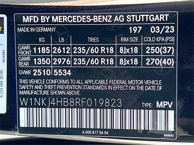 Photo of 2024 Obsidian Black Metallic Mercedes-Benz GLC 300