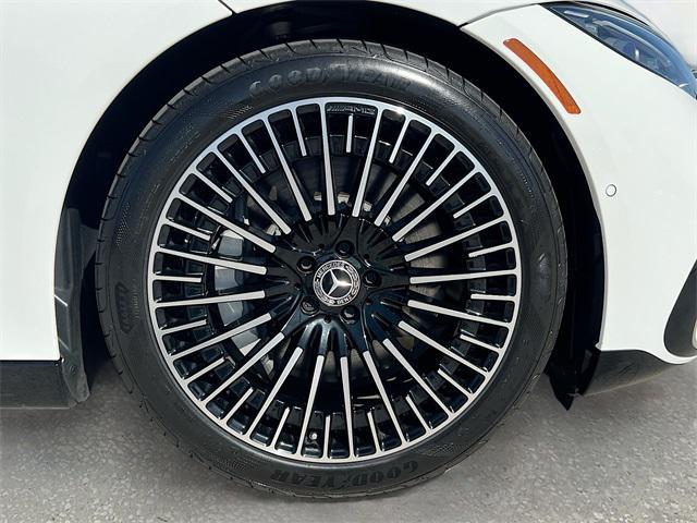 Photo of 2024 Polar White Mercedes-Benz EQS 450