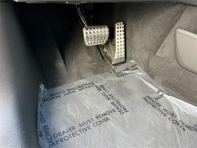 Photo of 2024 Polar White Mercedes-Benz EQS 450