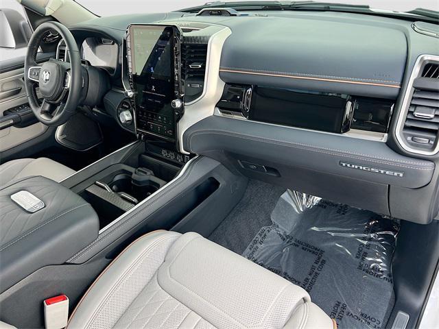 Photo of 2025 Ivory White Tri-Coat Pearlcoat RAM 1500