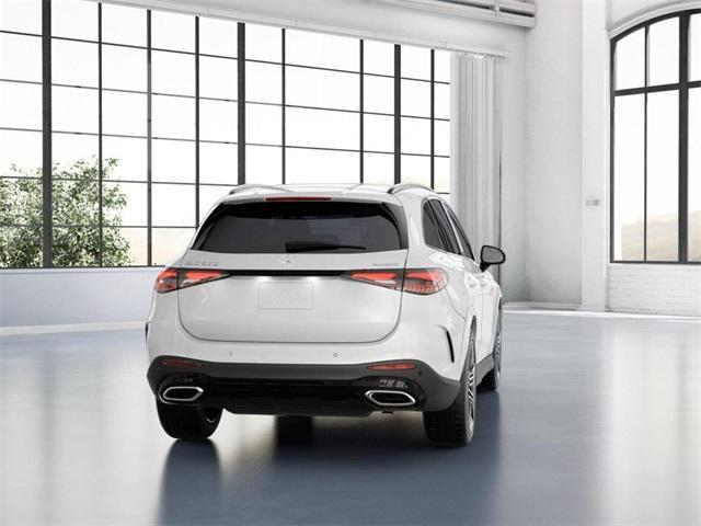 Photo of 2025 MANUFAKTUR Moonlight White Metallic Mercedes-Benz GLC 300