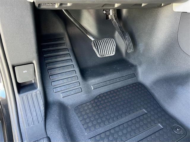 Photo of 2024 Santorini Black Metallic Land Rover Defender