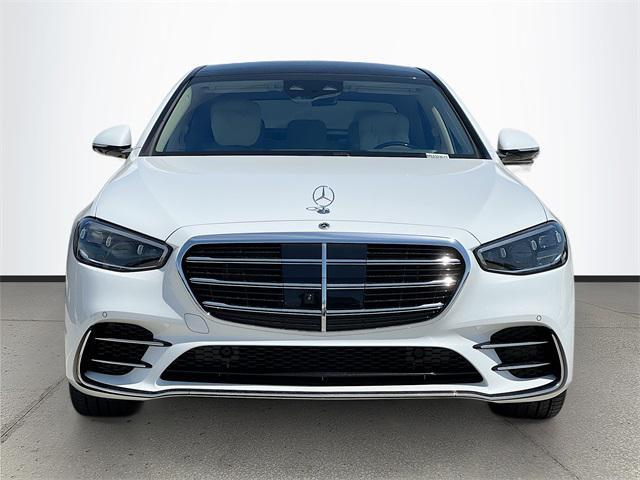 Photo of 2025 MANUFAKTUR Moonlight White Metallic Mercedes-Benz S-Class