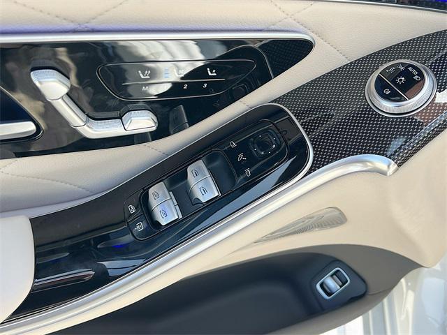 Photo of 2025 MANUFAKTUR Moonlight White Metallic Mercedes-Benz S-Class