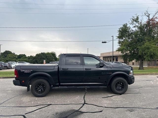 Photo of 2017 Brilliant Black Crystal Pearlcoat RAM 1500
