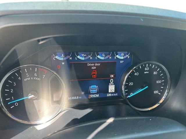Photo of 2022 Star White Ford Expedition
