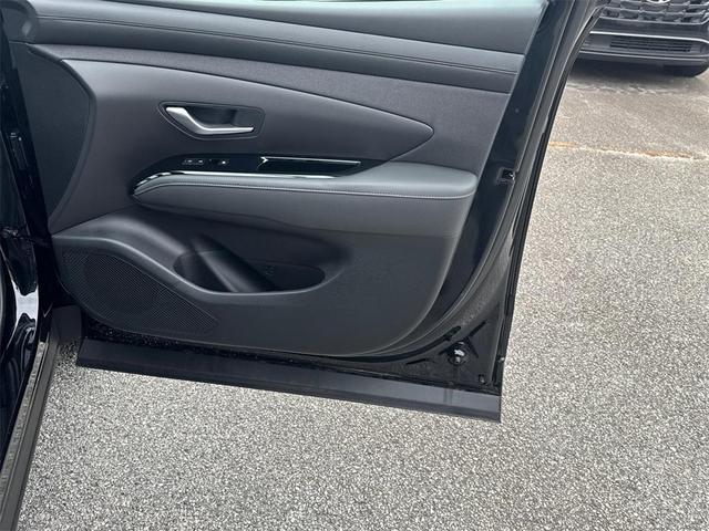 Photo of 2025 Phantom Black Hyundai SANTA CRUZ