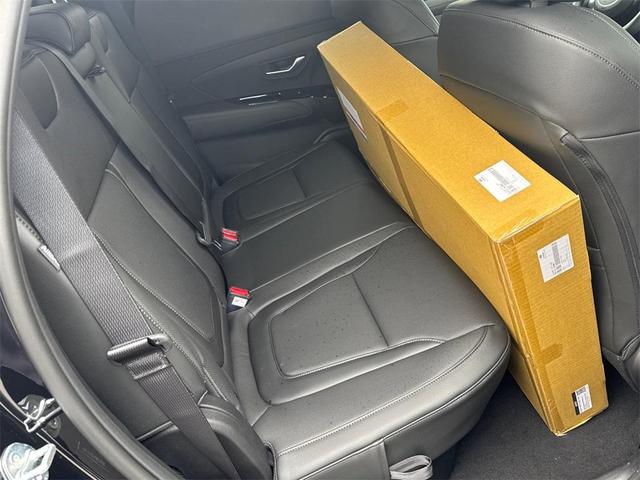 Photo of 2025 Phantom Black Hyundai SANTA CRUZ