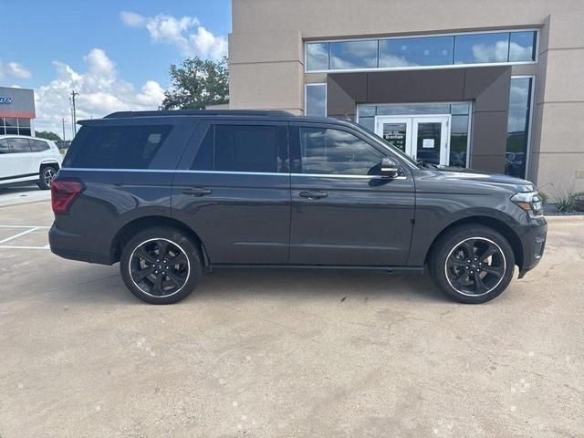 Photo of 2022 Dark Matter Metallic Ford Expedition