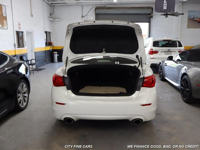 Photo of 2015 Moonlight White INFINITI Q50