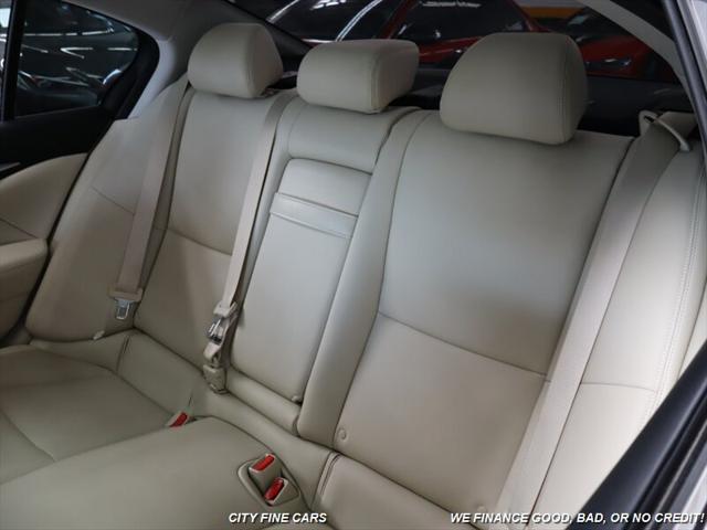 Photo of 2015 Moonlight White INFINITI Q50