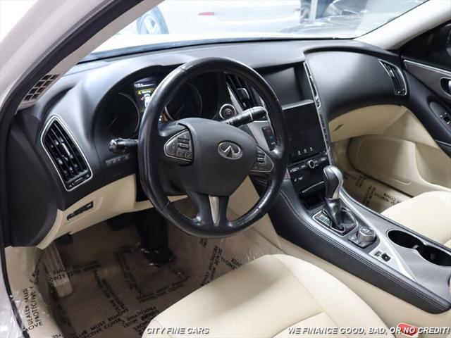 Photo of 2015 Moonlight White INFINITI Q50