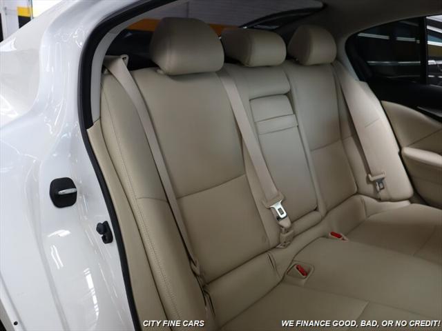 Photo of 2015 Moonlight White INFINITI Q50