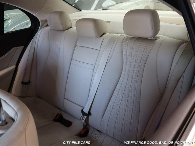 Photo of 2018 Lunar Blue Metallic Mercedes-Benz E-Class
