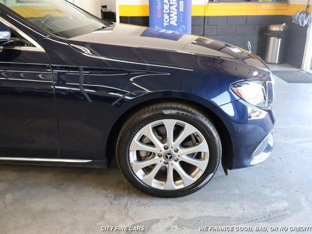 Photo of 2018 Lunar Blue Metallic Mercedes-Benz E-Class