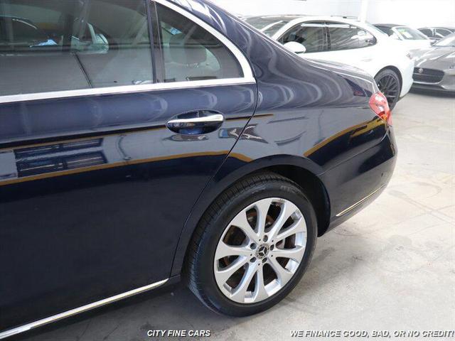 Photo of 2018 Lunar Blue Metallic Mercedes-Benz E-Class