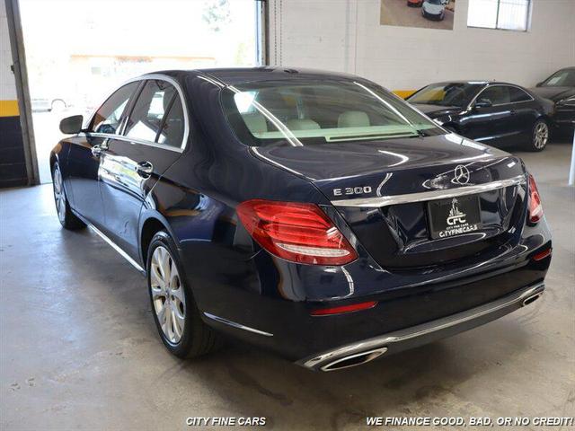 Photo of 2018 Lunar Blue Metallic Mercedes-Benz E-Class
