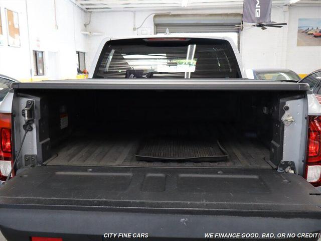 Photo of 2017 Lunar Silver Metallic Honda Ridgeline