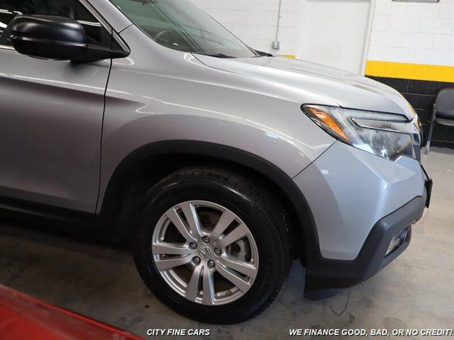 Photo of 2017 Lunar Silver Metallic Honda Ridgeline