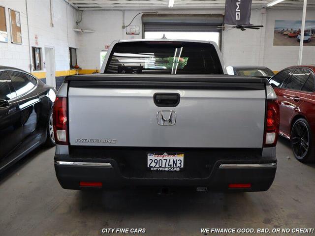 Photo of 2017 Lunar Silver Metallic Honda Ridgeline