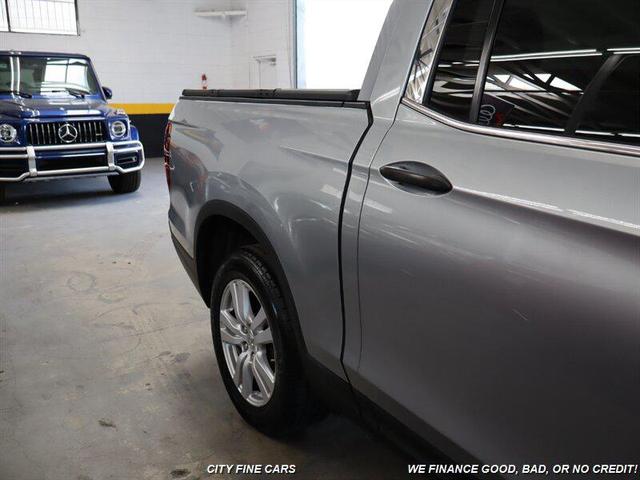 Photo of 2017 Lunar Silver Metallic Honda Ridgeline