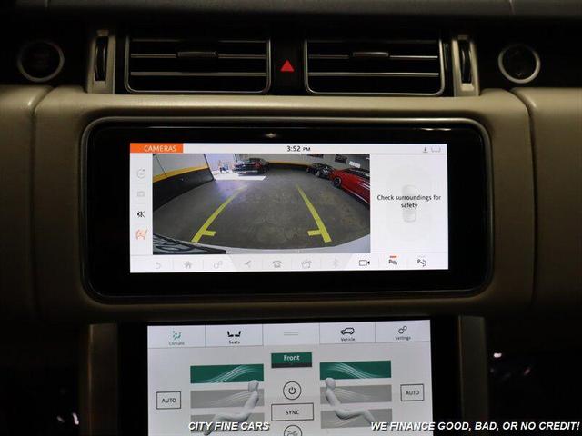 Photo of 2018 White Land Rover Range Rover