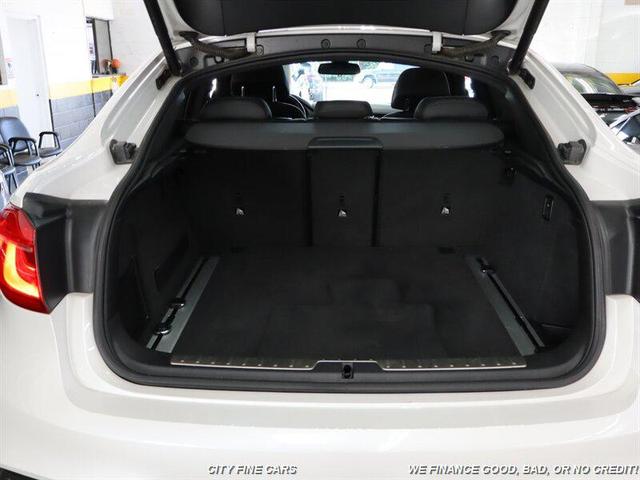 Photo of 2019 Alpine White BMW X6