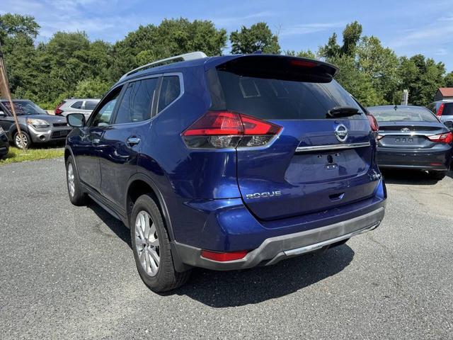 Photo of 2017 Caspian Blue Nissan Rogue