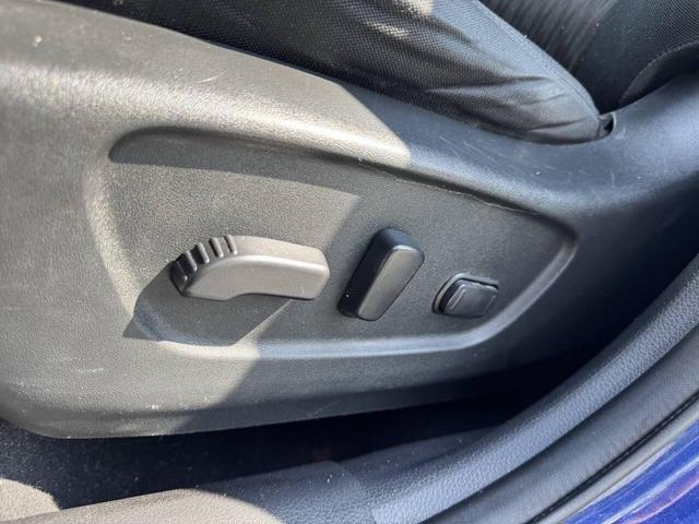 Photo of 2017 Caspian Blue Nissan Rogue