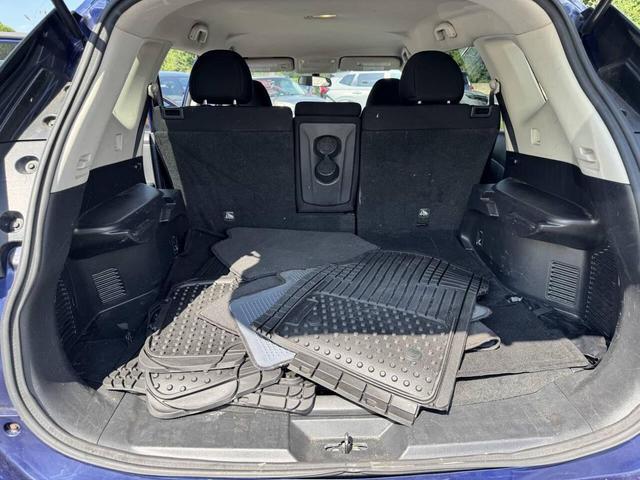 Photo of 2017 Caspian Blue Nissan Rogue