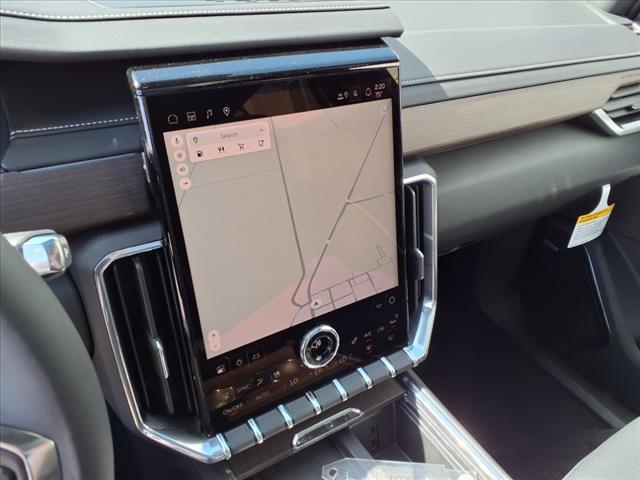 Photo of 2025 Summit White GMC Acadia